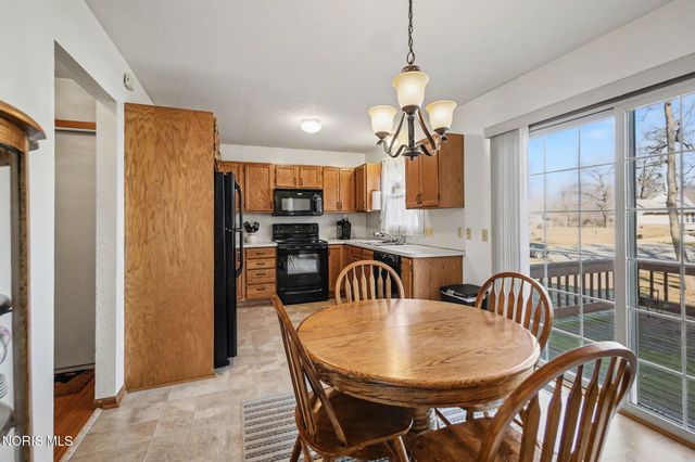 8250 Cherry Blossom Lane, Holland, OH 43528