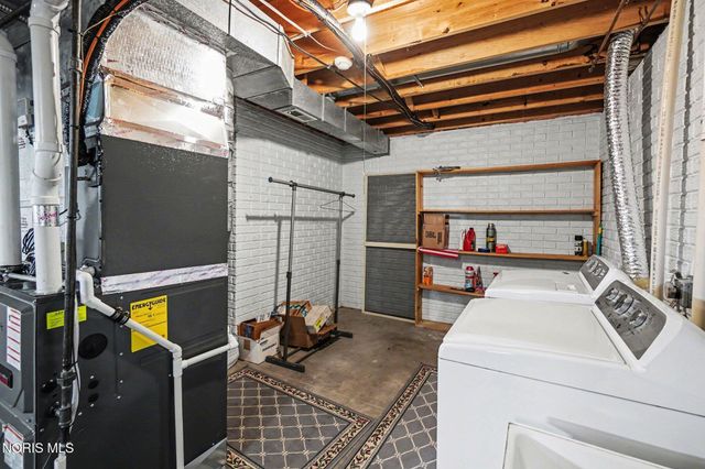 8250 Cherry Blossom Lane, Holland, OH 43528