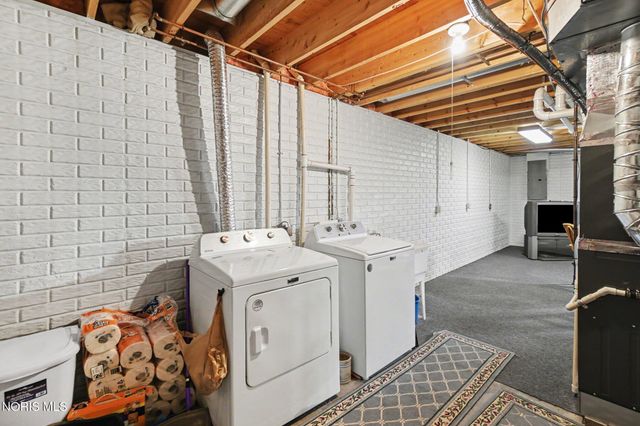 8250 Cherry Blossom Lane, Holland, OH 43528