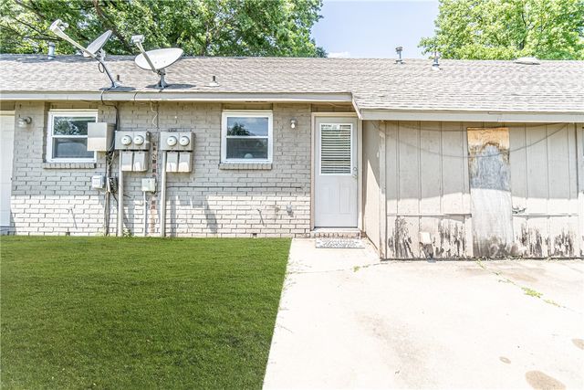 1506 W Janda Drive, Rogers, AR 72758