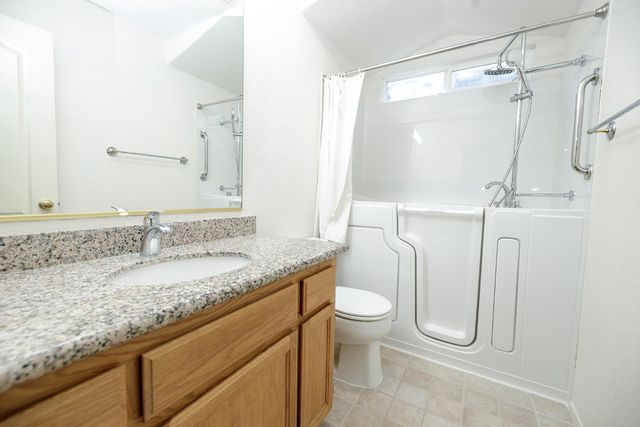 1007 Kirksey Dr, Turlock, CA 95382