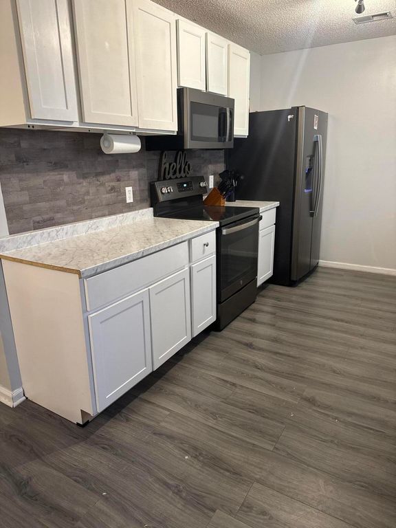 Image 5 of property listing at 118 Destin Street, Summerville, SC 29483