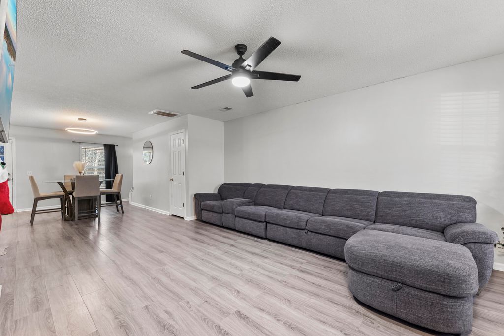 Image 7 of property listing at 118 Destin Street, Summerville, SC 29483