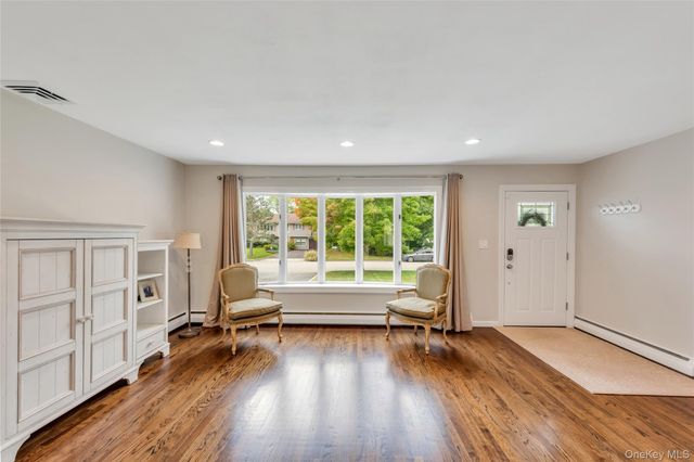 3 Cherrywood Drive, East Northport, NY 11731