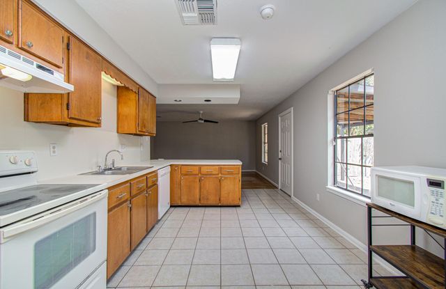 7823 Vegas Street, Humble, TX 77396