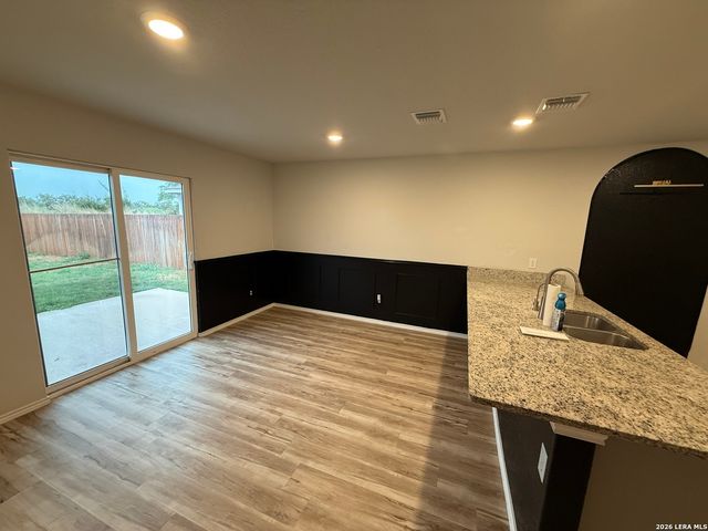 5427 FREDERICK BLF, Von Ormy, TX 78073