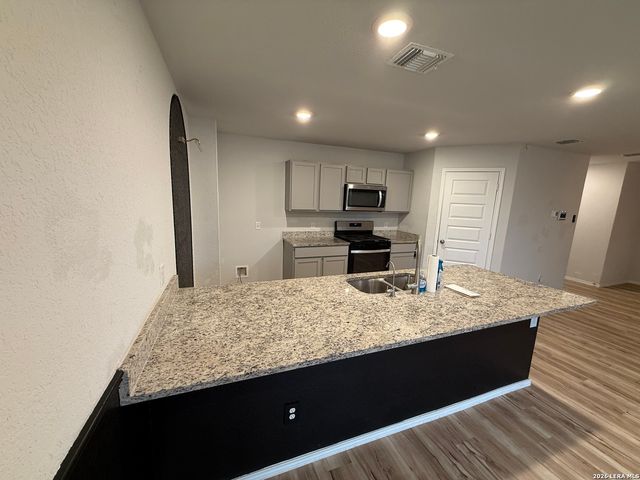 5427 FREDERICK BLF, Von Ormy, TX 78073