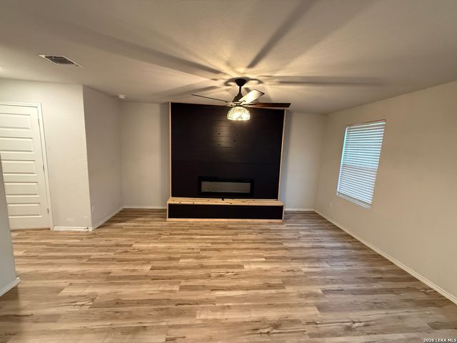 5427 FREDERICK BLF, Von Ormy, TX 78073