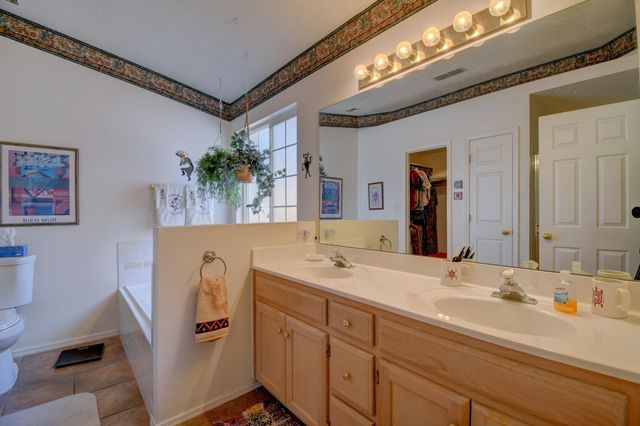 9922 Wind Cave Drive NW, Albuquerque, NM 87114