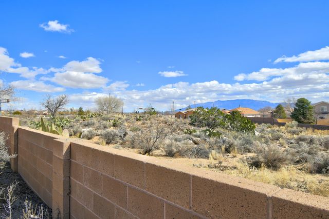 9922 Wind Cave Drive NW, Albuquerque, NM 87114