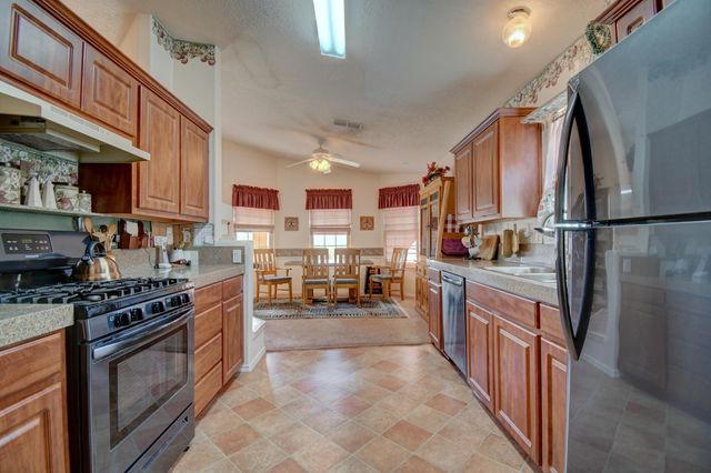 9922 Wind Cave Drive NW, Albuquerque, NM 87114