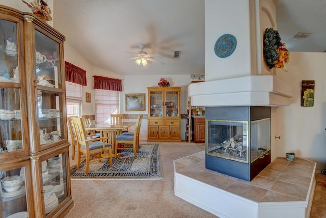 9922 Wind Cave Drive NW, Albuquerque, NM 87114