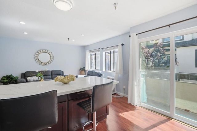 711 S Bayshore Boulevard 6, San Mateo, CA 94401