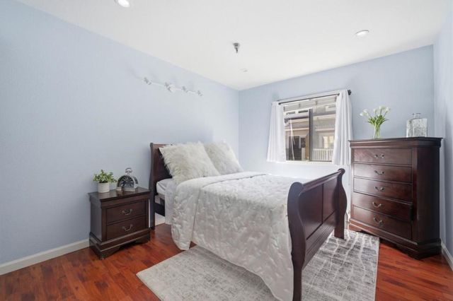 711 S Bayshore Boulevard 6, San Mateo, CA 94401