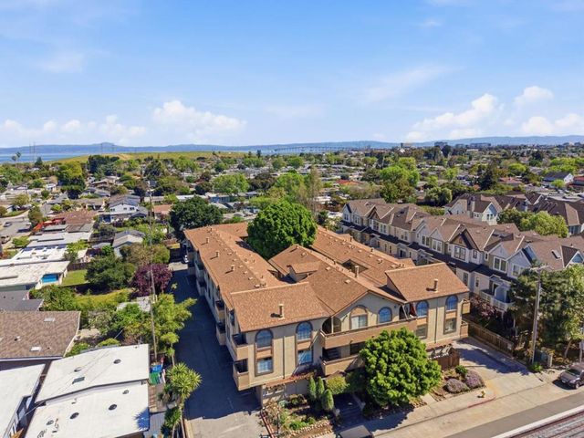 711 S Bayshore Boulevard 6, San Mateo, CA 94401