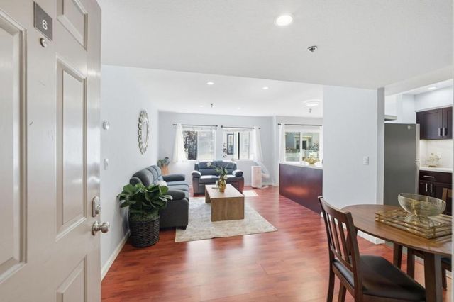 711 S Bayshore Boulevard 6, San Mateo, CA 94401