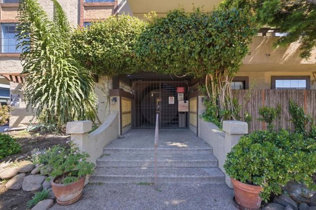 711 S Bayshore Boulevard 6, San Mateo, CA 94401