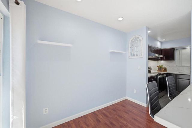 711 S Bayshore Boulevard 6, San Mateo, CA 94401