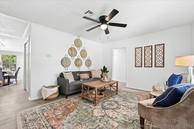 571 W 149th Place, Glenpool, OK 74033