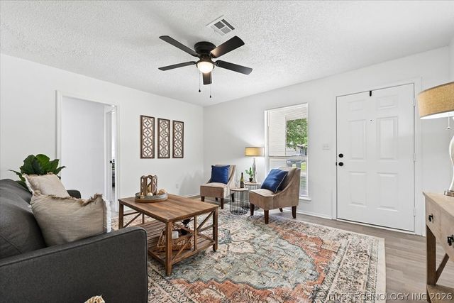 571 W 149th Place, Glenpool, OK 74033