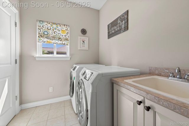 672 Brooks Lane, Oxford Charter Township, MI 48371