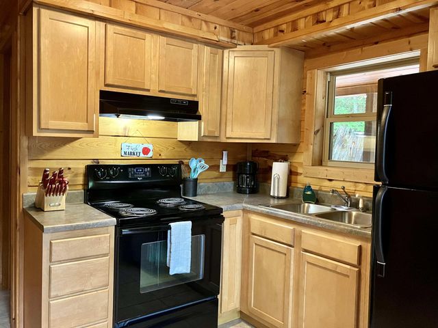107 Getaways Road, Stanton, KY 40380