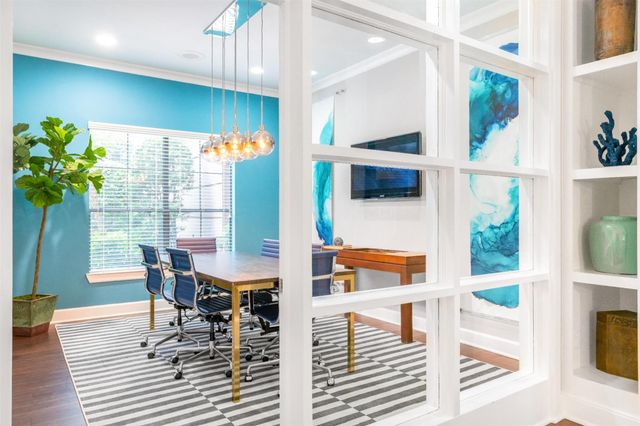 320 Jackson Hill Street 116, Houston, TX 77007