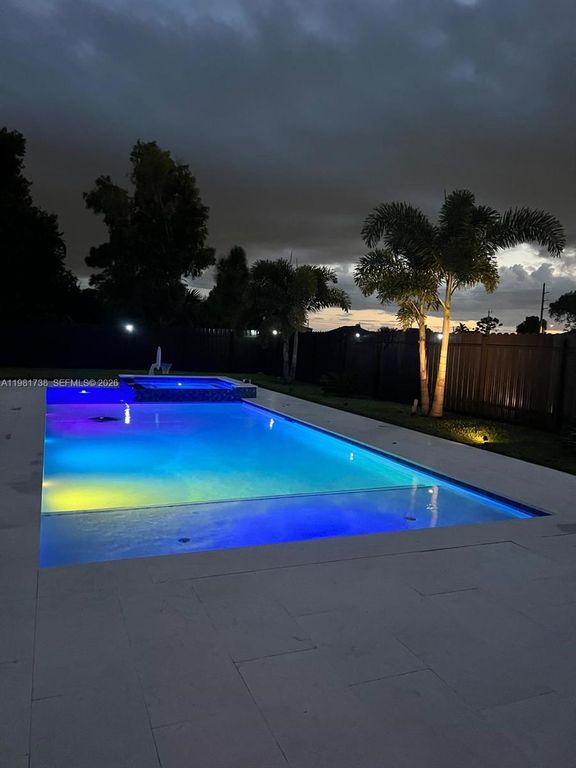 Image 10 of property listing at 16 NW 10 Avenue, Cape Coral, FL 33993