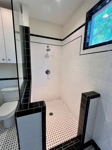2209 E 18th ST A, Austin, TX 78702