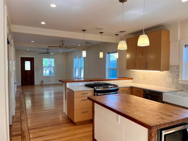 2209 E 18th ST A, Austin, TX 78702