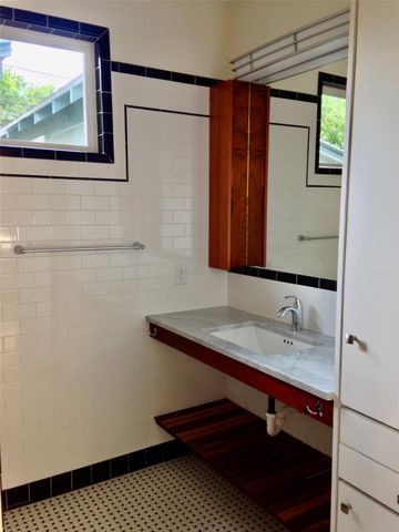 2209 E 18th ST A, Austin, TX 78702