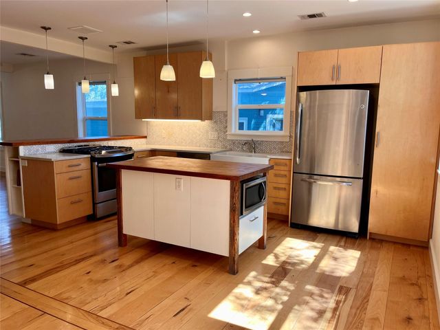2209 E 18th ST A, Austin, TX 78702