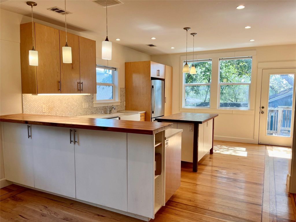 2209 E 18th ST A, Austin, TX 78702