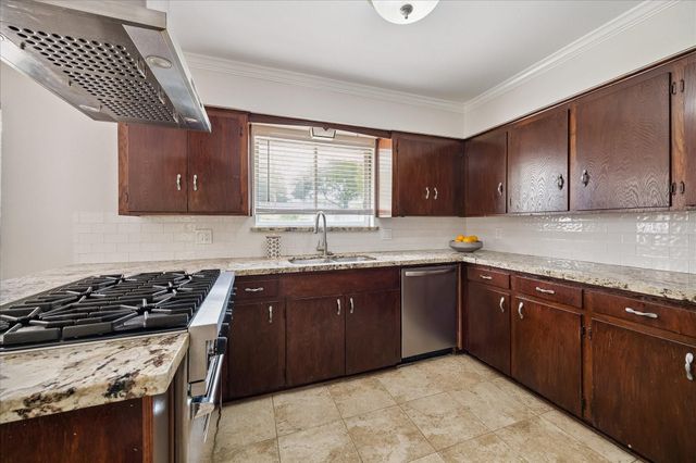 9777 Larston Street, Houston, TX 77055