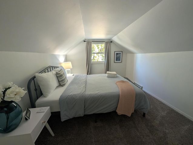 227 E WINNEBAGO STREET, Appleton, WI 54911