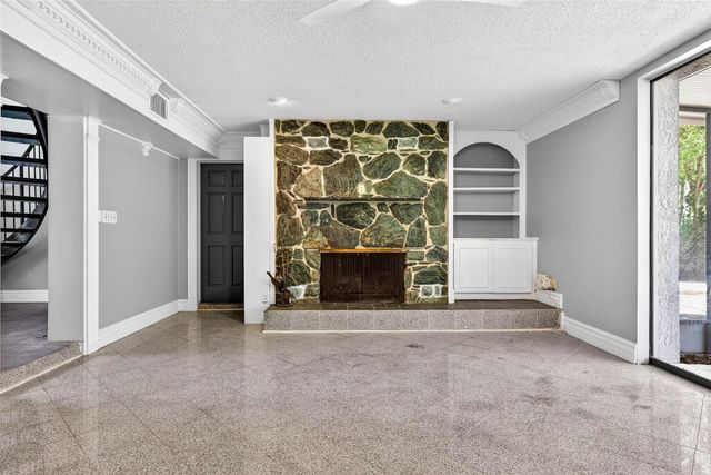 305 BANNOCKBURN AVENUE, Temple Terrace, FL 33617