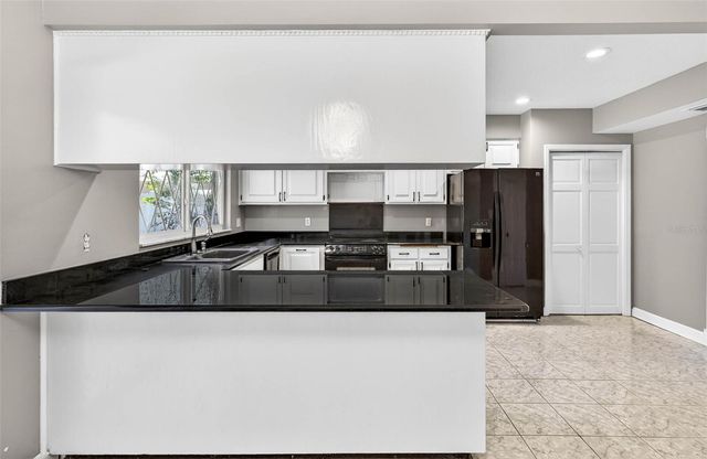 305 BANNOCKBURN AVENUE, Temple Terrace, FL 33617