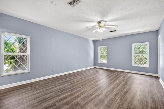 305 BANNOCKBURN AVENUE, Temple Terrace, FL 33617