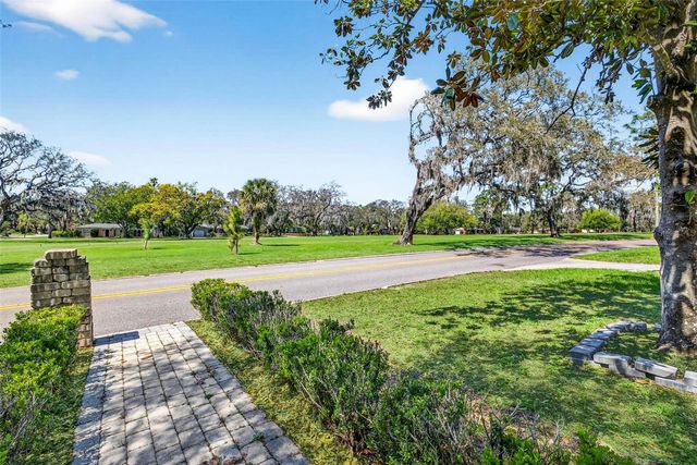 305 BANNOCKBURN AVENUE, Temple Terrace, FL 33617