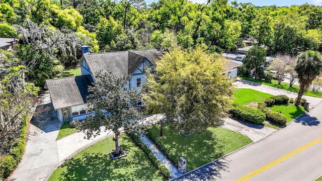 305 BANNOCKBURN AVENUE, Temple Terrace, FL 33617
