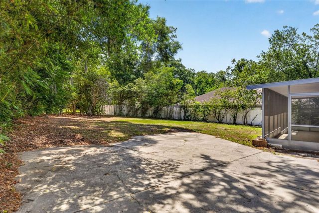 305 BANNOCKBURN AVENUE, Temple Terrace, FL 33617