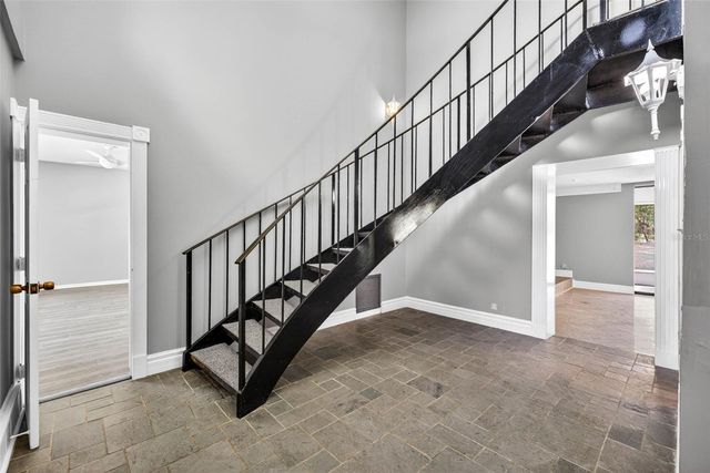 305 BANNOCKBURN AVENUE, Temple Terrace, FL 33617