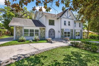305 BANNOCKBURN AVENUE, Temple Terrace, FL 33617