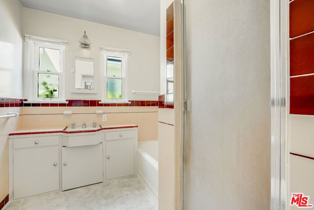 2128 Ashland Avenue, Santa Monica, CA 90405