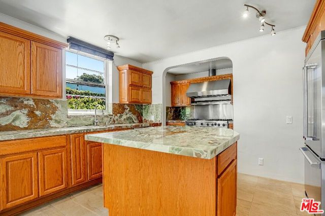 2128 Ashland Avenue, Santa Monica, CA 90405
