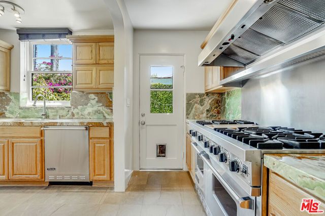 2128 Ashland Avenue, Santa Monica, CA 90405