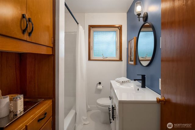14655 22nd Avenue SW, Burien, WA 98166