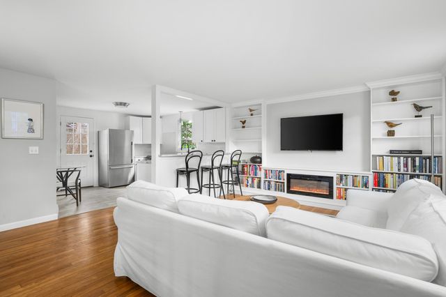 4332 Main Street, Barnstable, MA 02630