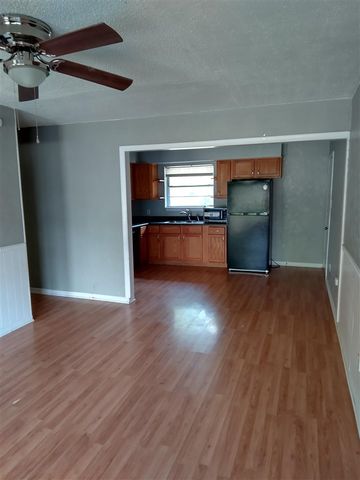 5718 NW Ash Ave, Lawton, OK 73505