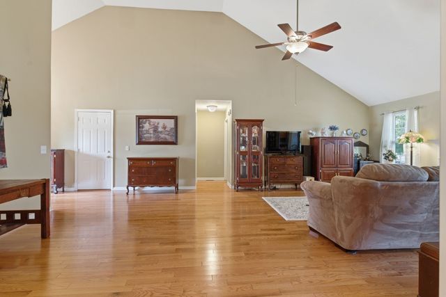 3512 Pinwheel Dr, Antioch, TN 37013